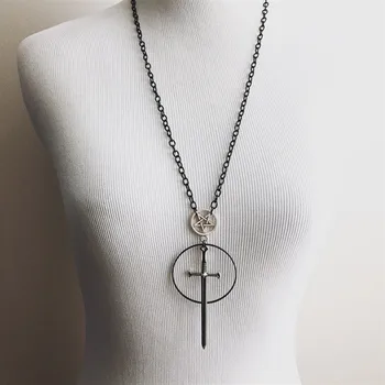 La bruja Ritos Collar colgante de la estrella de cinco puntas de La espada sagrada Gótico de la joyería de Moda Negro cadena de 2020 las nuevas mujeres de regalo de largo